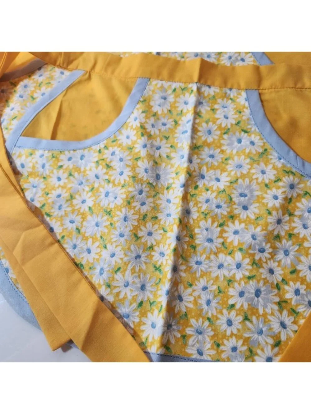 Stunning Mother and Me Handmade  Floral Daisy Half Apron Set Cottagecore Retro